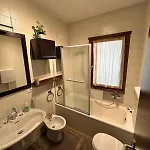 Spazioso Vicino Al Centro Apartamento *